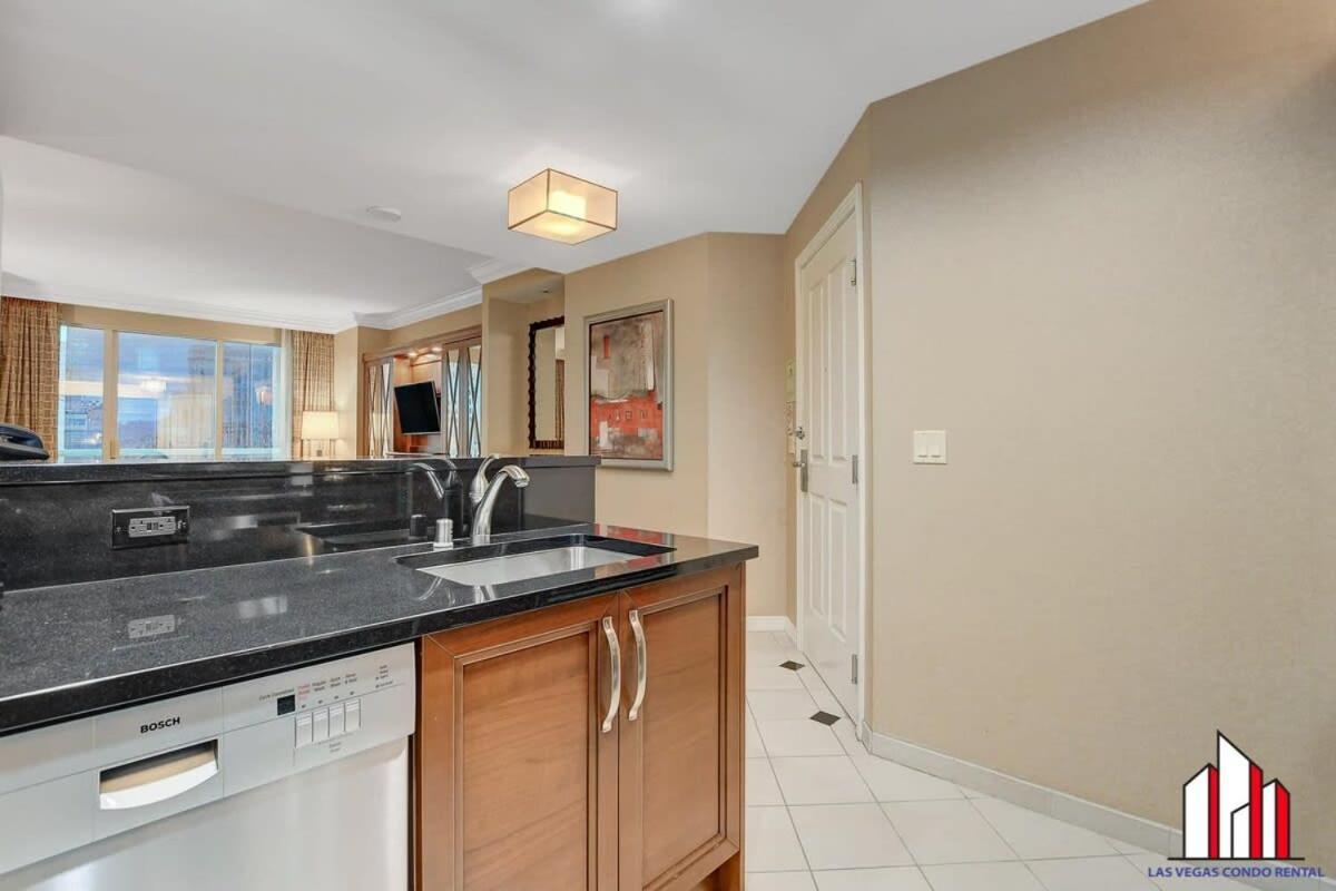 Signature 2br3ba Balcony Combo Units 18-701 And 03 Ferienhaus